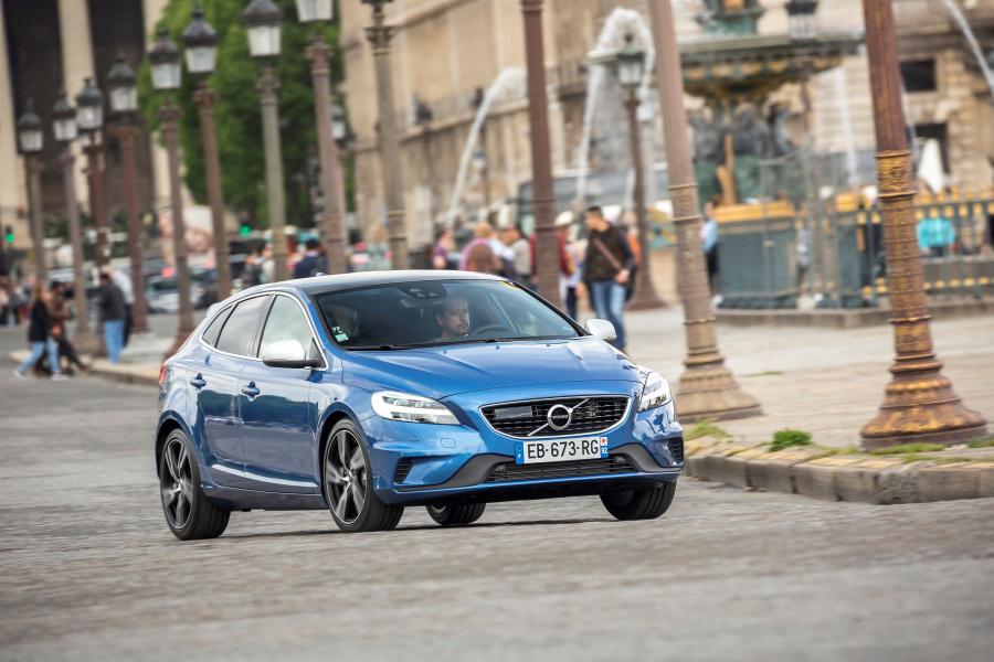  Volvo V40 D4 R-Design 2016 года  (фото 6 из 30)